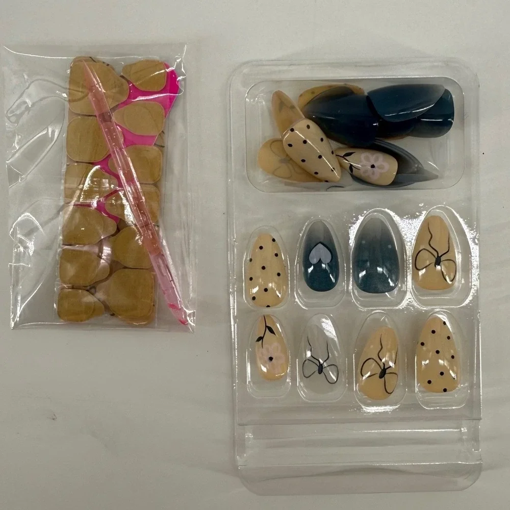 Babe Nail Co 4 pack Press On Valentines Nails Multiple Designs Hearts, bows‎